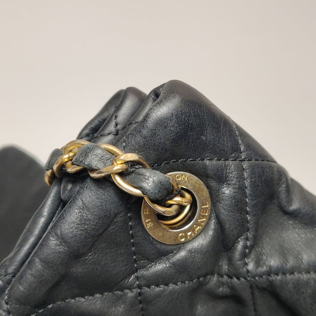 Chanel Chic Quilt Flap Large Black Leather Gold Hardware Shoulder Bag
