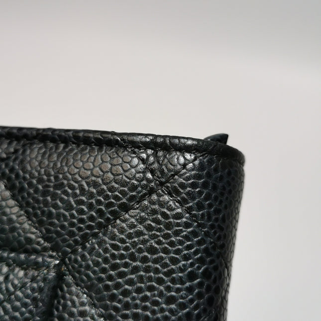 Chanel Wallet on Chain Classique rabat en cuir grainé noir, finition argentée