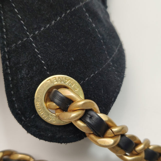 Chanel Wallet on Chain Classique rabat en cuir grainé noir, finition argentée