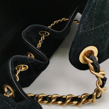 Chanel Wallet on Chain Classique rabat en cuir grainé noir, finition argentée