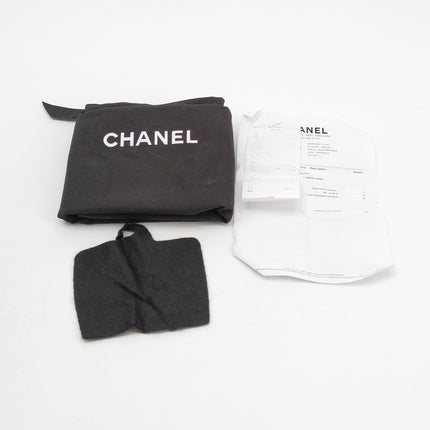 Chanel Wallet on Chain Classique rabat en cuir grainé noir, finition argentée