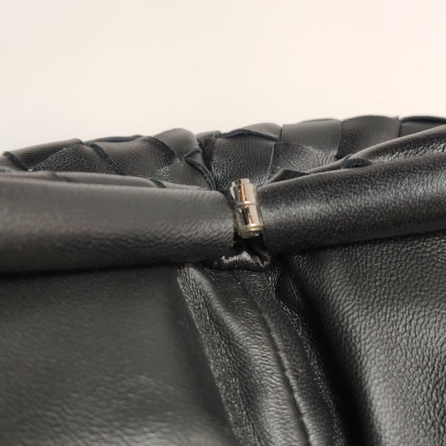 Bottega Veneta Pochette Grande Intrecciato Cuir de Veau Noir
