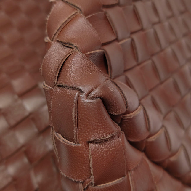 Bottega Veneta Andiamo Large Milk Chocolate Brown Handbag