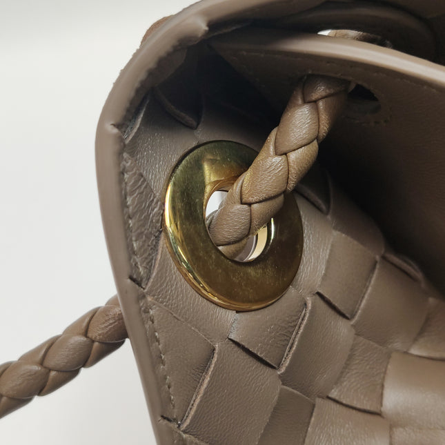 Bottega Veneta Small Andiamo Milk Chocolate Brown Intrecciato Handbag