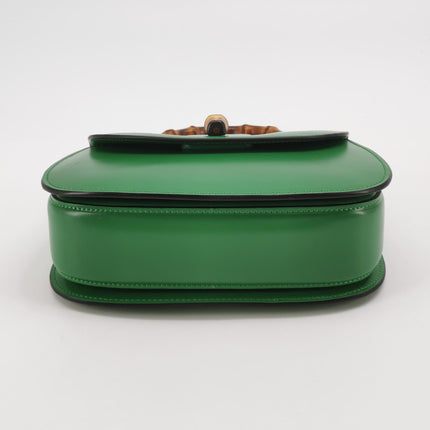 Sac à poignée supérieure Gucci Bamboo 1947 petit en cuir Box vert avec sangle en toile