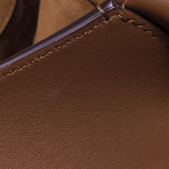 Gucci Jackie 1961 Grand modèle en daim marron foncé avec longue bandoulière