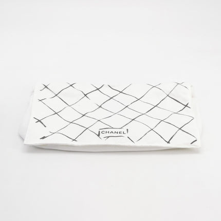 Chanel Classique rabat moyen cuir verni rouge finitions argentées