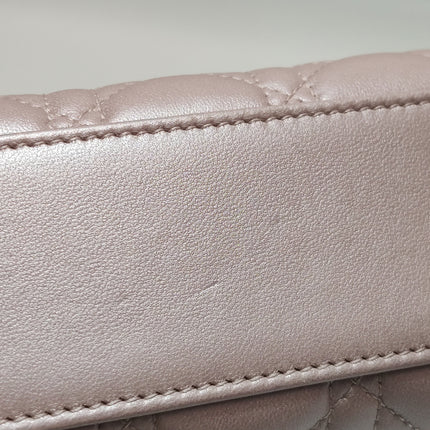 Lady Dior Mini 2019 Cuir d'agneau rose nacré avec chaîne dorée