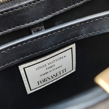 Sac bandoulière Louis Vuitton x Fornasetti Cannes Vase en cuir verni architectural