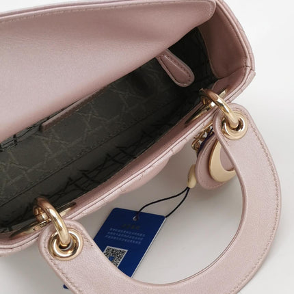 Lady Dior Mini 2019 Cuir d'agneau rose nacré avec chaîne dorée
