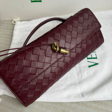 Bottega Veneta Andiamo Clutch Small Burgundy Handbag