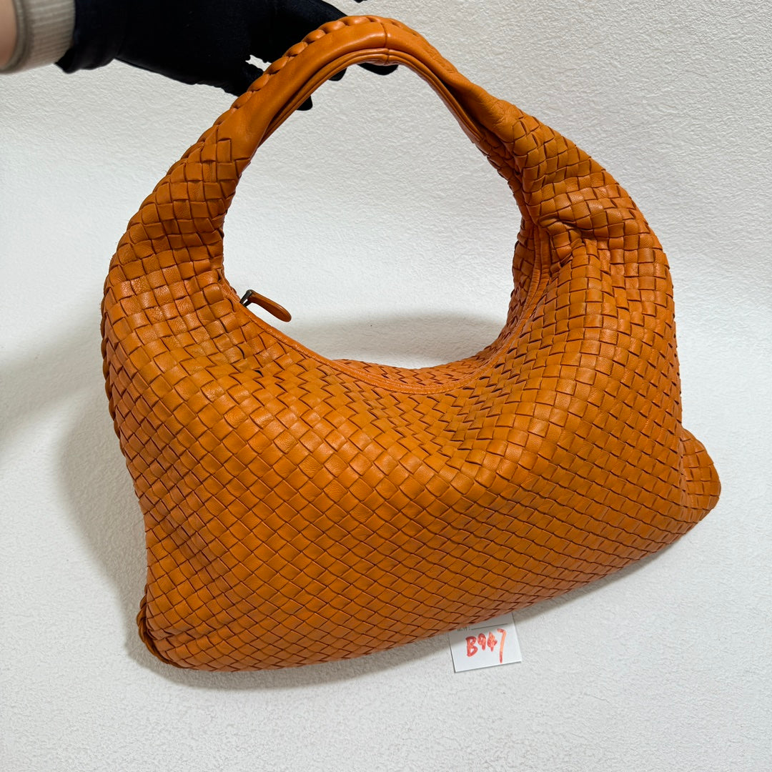 Bottega Veneta Veneta Hobo Medium Orange Intrecciato Leather Bag 47cm