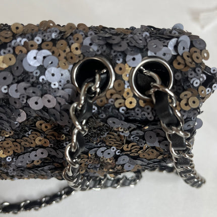 Sac Chanel Paillettes Flap Bag Rectangulaire Mini Paillettes Bleu Marine et Argent