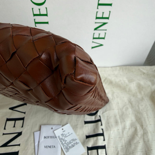 Bottega Veneta Hop Hobo Medium Leather Brick Red 46cm