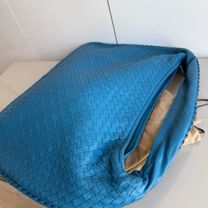 Bottega Veneta Veneta Hobo Maxi Blue Intrecciato Leather 52cm