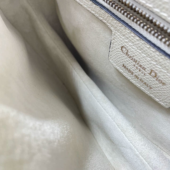Dior Saddle Medium 2019 White Grained Leather Handbag