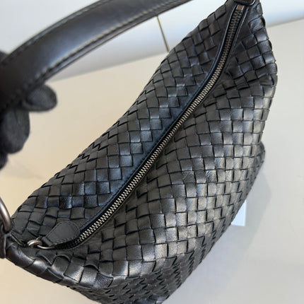 Sold Bottega Veneta Sloane Shoulder Bag Black Small 25cm