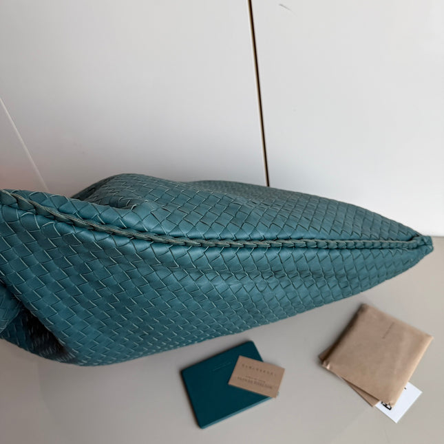 Bottega Veneta Veneta Hobo Maxi Green Intrecciato Leather Bag 51cm