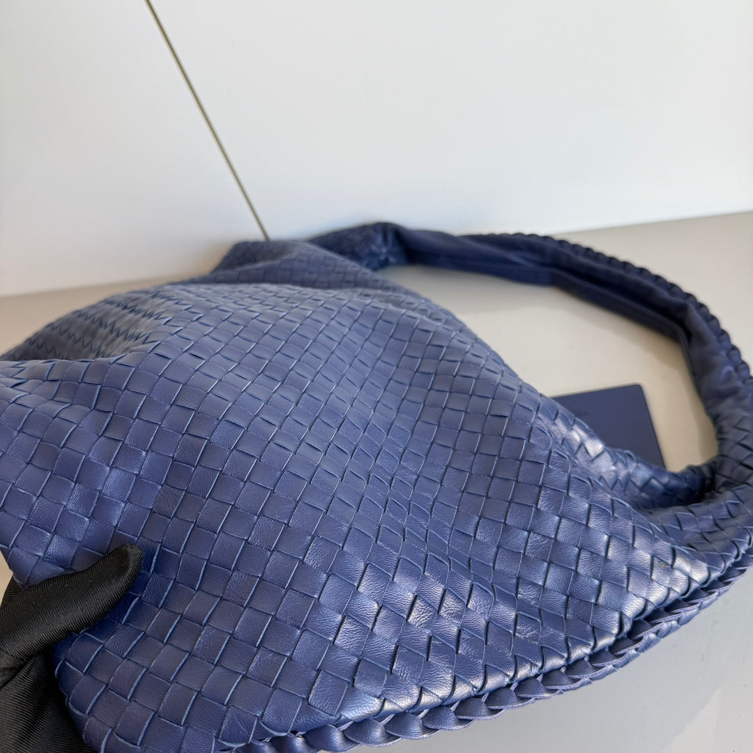 Bottega Veneta Veneta Hobo Maxi Navy Intrecciato Leather 51cm