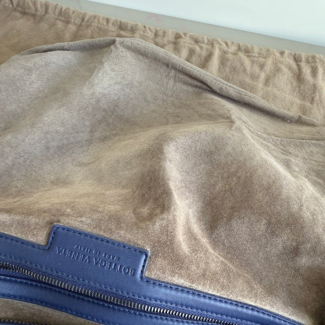 Bottega Veneta Veneta Hobo Large Navy Intrecciato Leather Bag 47cm