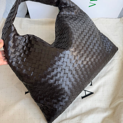 Bottega Veneta Hop Large Leather Fondant Chocolate Brown Hobo Bag