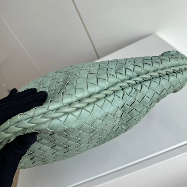 Sold Bottega Veneta Veneta Hobo Medium Green Intrecciato Leather Bag 41cm