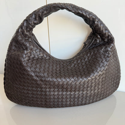 Bottega Veneta Intrecciato Hobo Medium Fondant Dark Chocolate Brown Lambskin leather 47cm