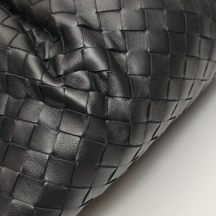 Bottega Veneta Pouch Large Intrecciato Black Calfskin Leather Clutch