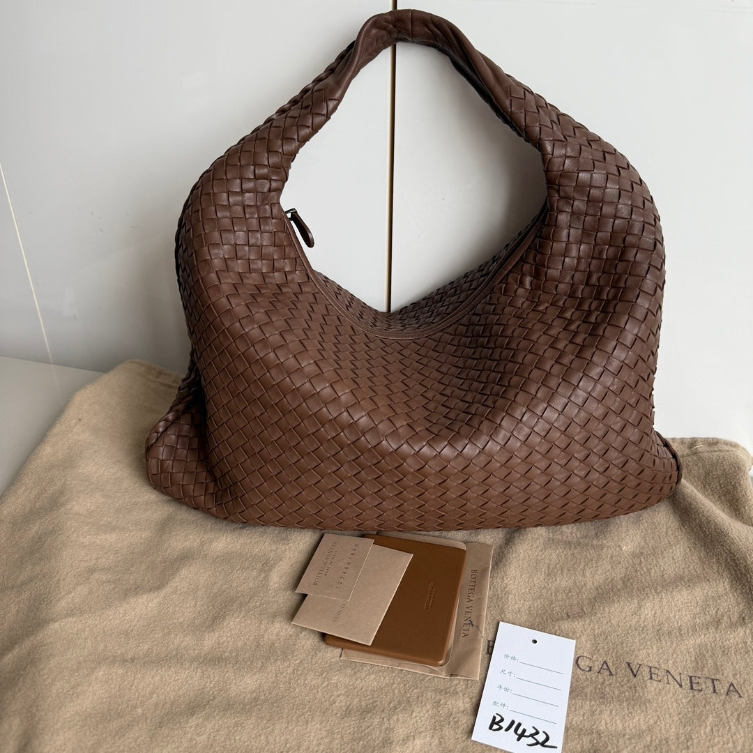 Bottega Veneta Intrecciato Hobo Bag Medium Milk Chocolate Brown leather 47cm-Luxbags