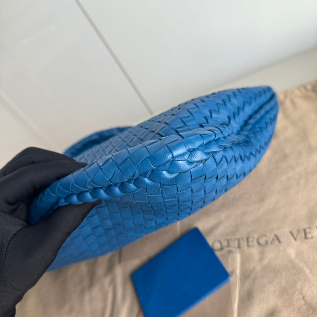 Sold Bottega Veneta Veneta Hobo Medium Blue Intrecciato Leather Bag 47cm