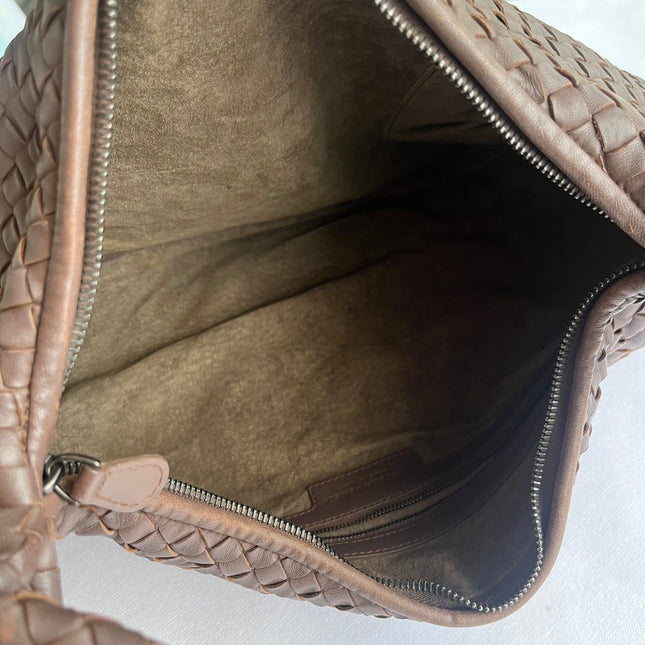 Bottega Veneta Veneta Hobo Intrecciato Chocolate Brown Medium Lambskin Leather 47cm