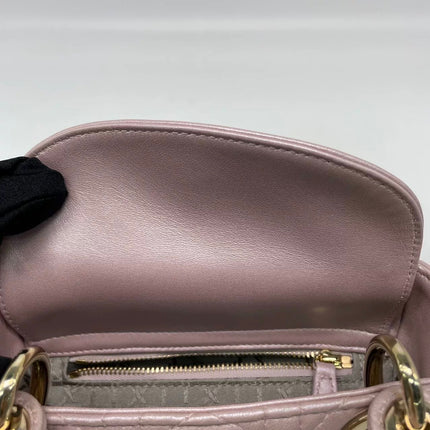 Lady Dior Mini 2019 Cuir d'agneau rose nacré avec chaîne dorée