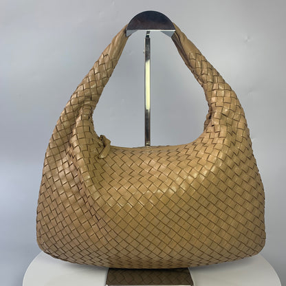 Bottega Veneta Intrecciato Hobo Bag Medium Beige Lambskin leather