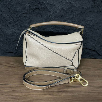 Sac bandoulière Loewe Puzzle Small sable beige et anse marron