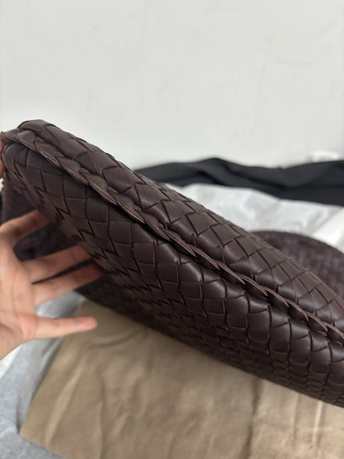 Bottega Veneta Intrecciato Hobo Bag Medium Brown Lambskin leather 40cm