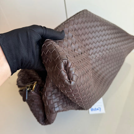 Sold Bottega Veneta Maxi Convertible Tote Bag Hobo Chocolate Brown Leather Two-way Carry 50cm