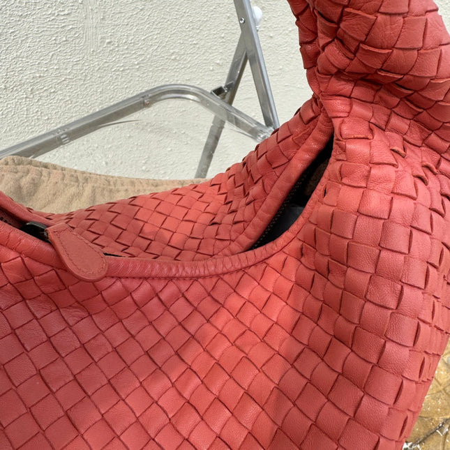 Sold Bottega Veneta Veneta Hobo Medium Coral Intrecciato Leather Bag 47cm