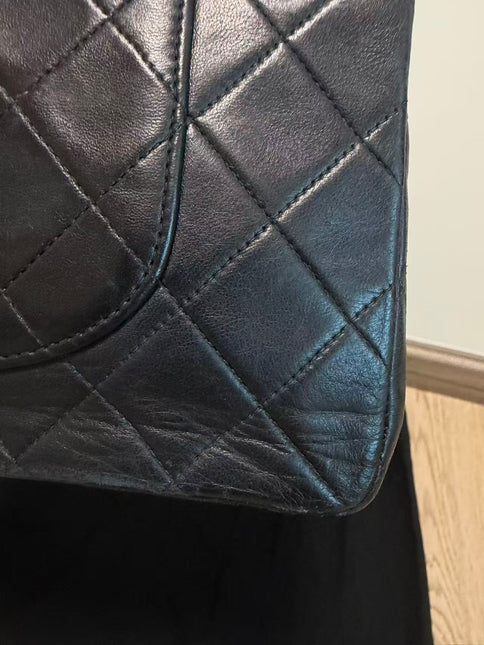 Chanel Classic Flap Vintage Medium Black Lambskin Leather 24k Gold Hardware 1991-94