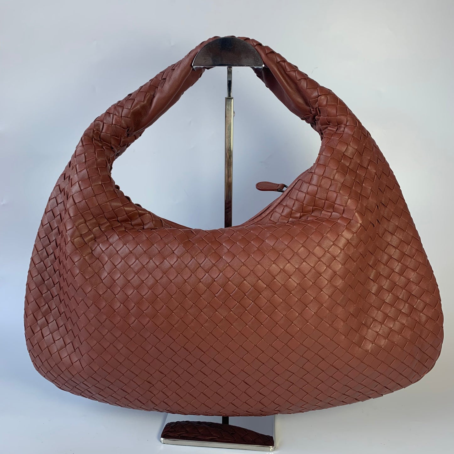 Bottega Veneta Intrecciato Hobo Bag Medium Burgundy Lambskin leather New Design