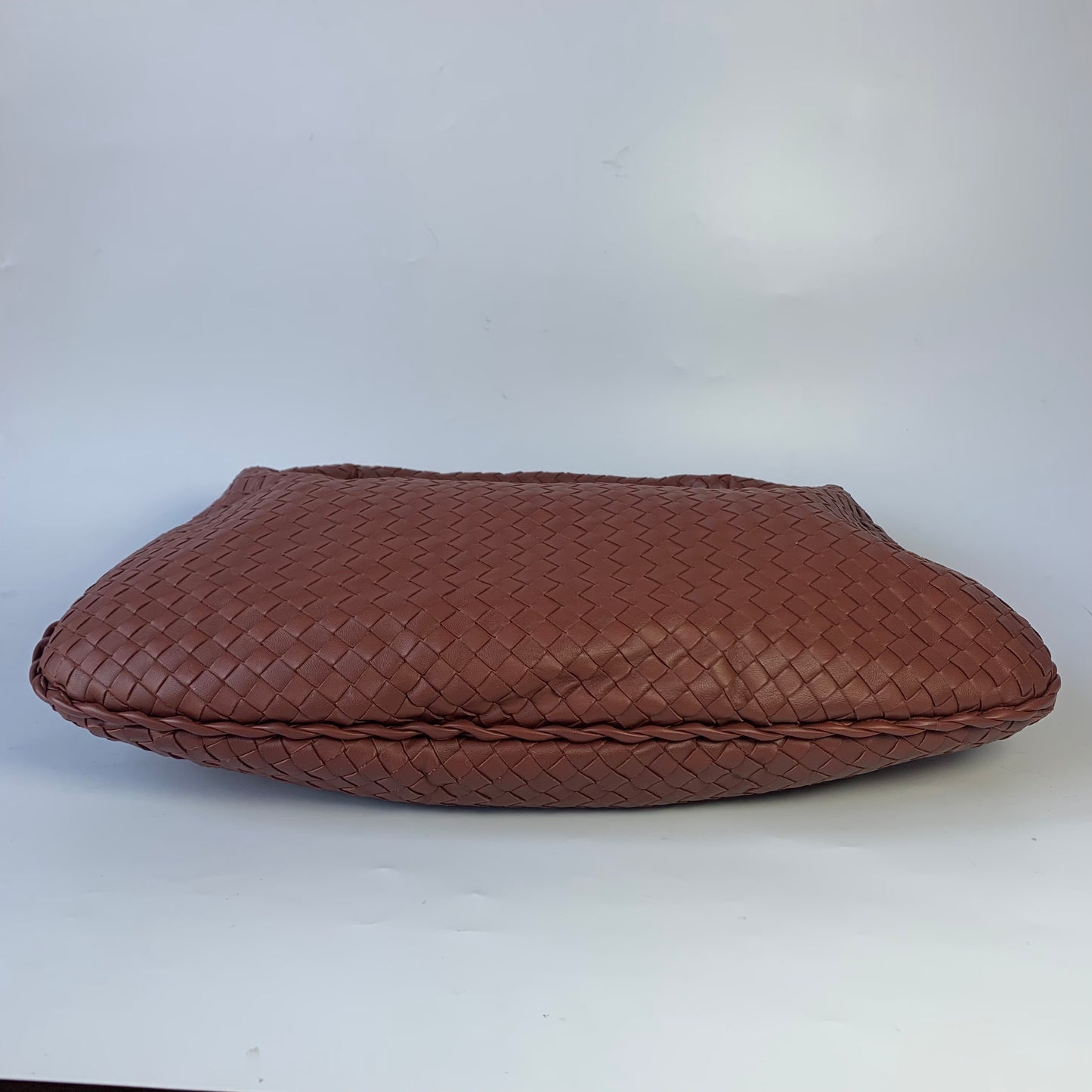 Bottega Veneta Intrecciato Hobo Bag Medium Burgundy Lambskin leather New Design