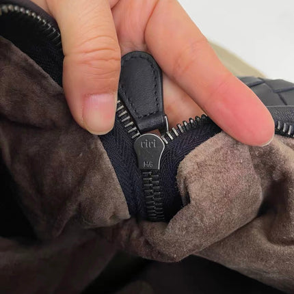 Bottega Veneta Hobo Maxi Midnight Navy Black leather 50cm