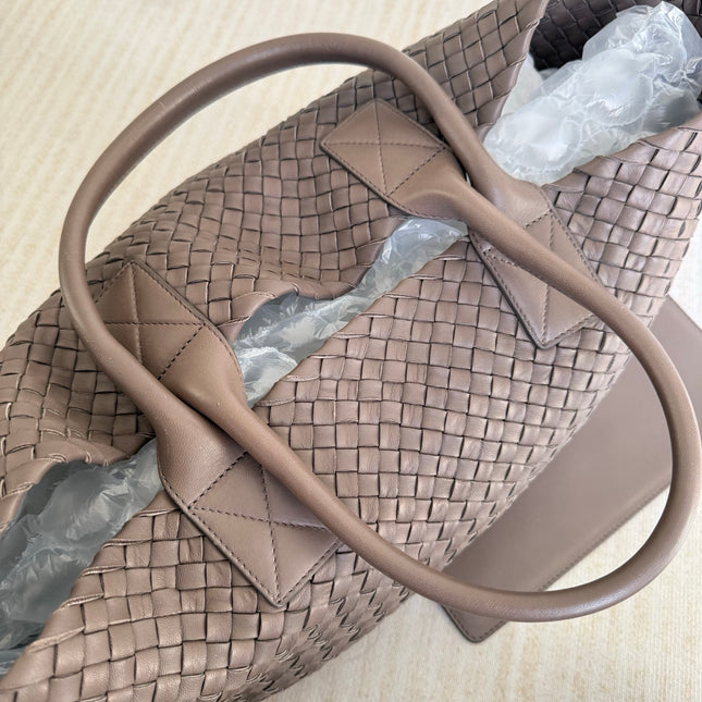 Bottega Veneta Cabat Large Intreccio Leather Tote Bag Grey 40-43cm