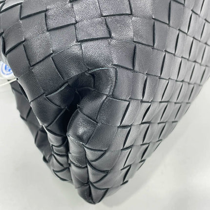 Bottega Veneta Pouch Large Intrecciato Black Calfskin Leather Clutch