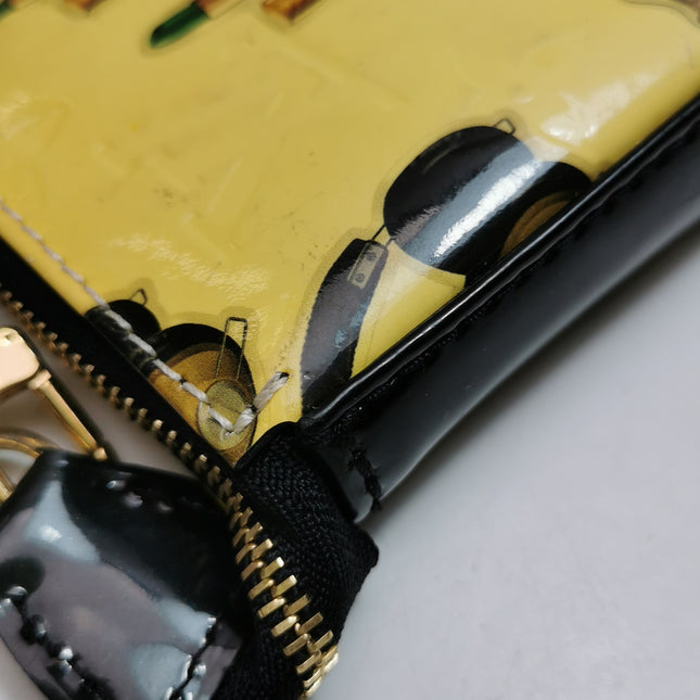 Louis Vuitton Vernis Sticker Pochette Accessoire Beige Patent Leather