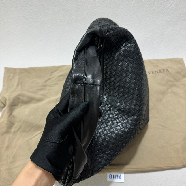 Sold Bottega Veneta Veneta Hobo Large Black 50-53cm Lambskin Leather