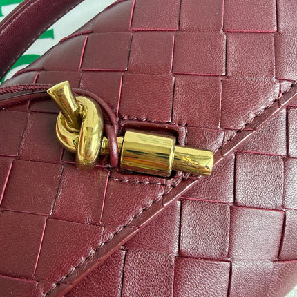 Bottega Veneta Andiamo Clutch Small Burgundy Handbag
