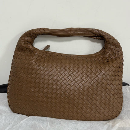 Bottega Veneta Intrecciato Hobo Bag Medium Milk Chocolate Brown Lambskin leather 40cm