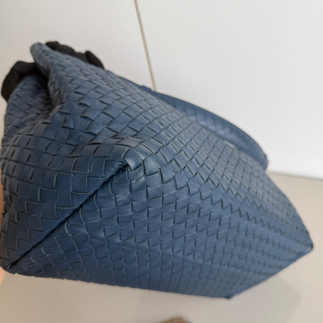 Bottega Veneta Garda Shoulder Bag Intrecciato Nappa Leather Navy Large 33cm