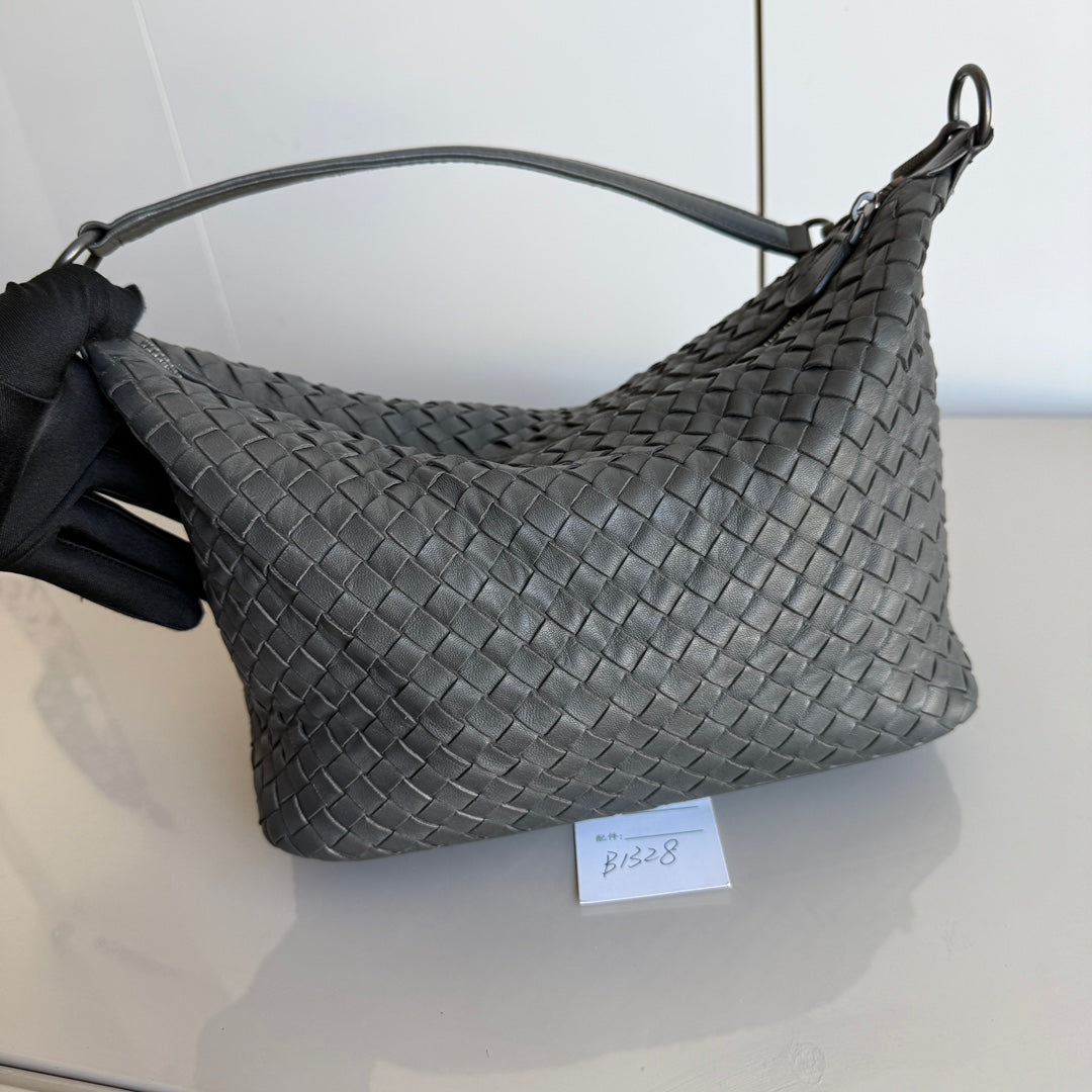 Bottega Veneta Sloane Shoulder Bag Grey Small 25cm-Luxbags