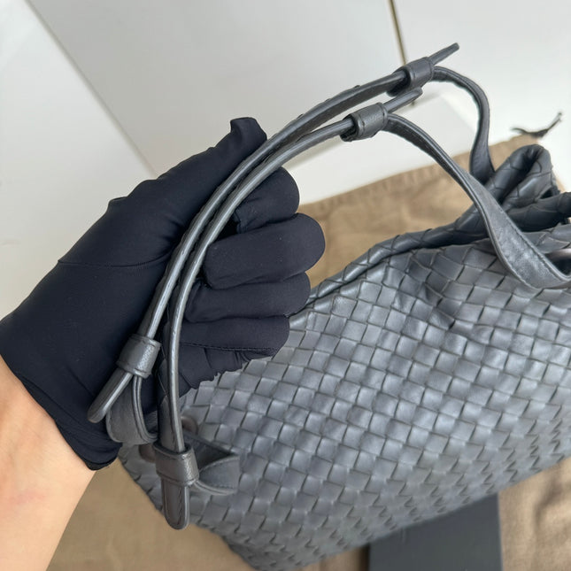 Sold Bottega Veneta Garda Shoulder Bag Intrecciato Nappa Leather Grey Small 25cm